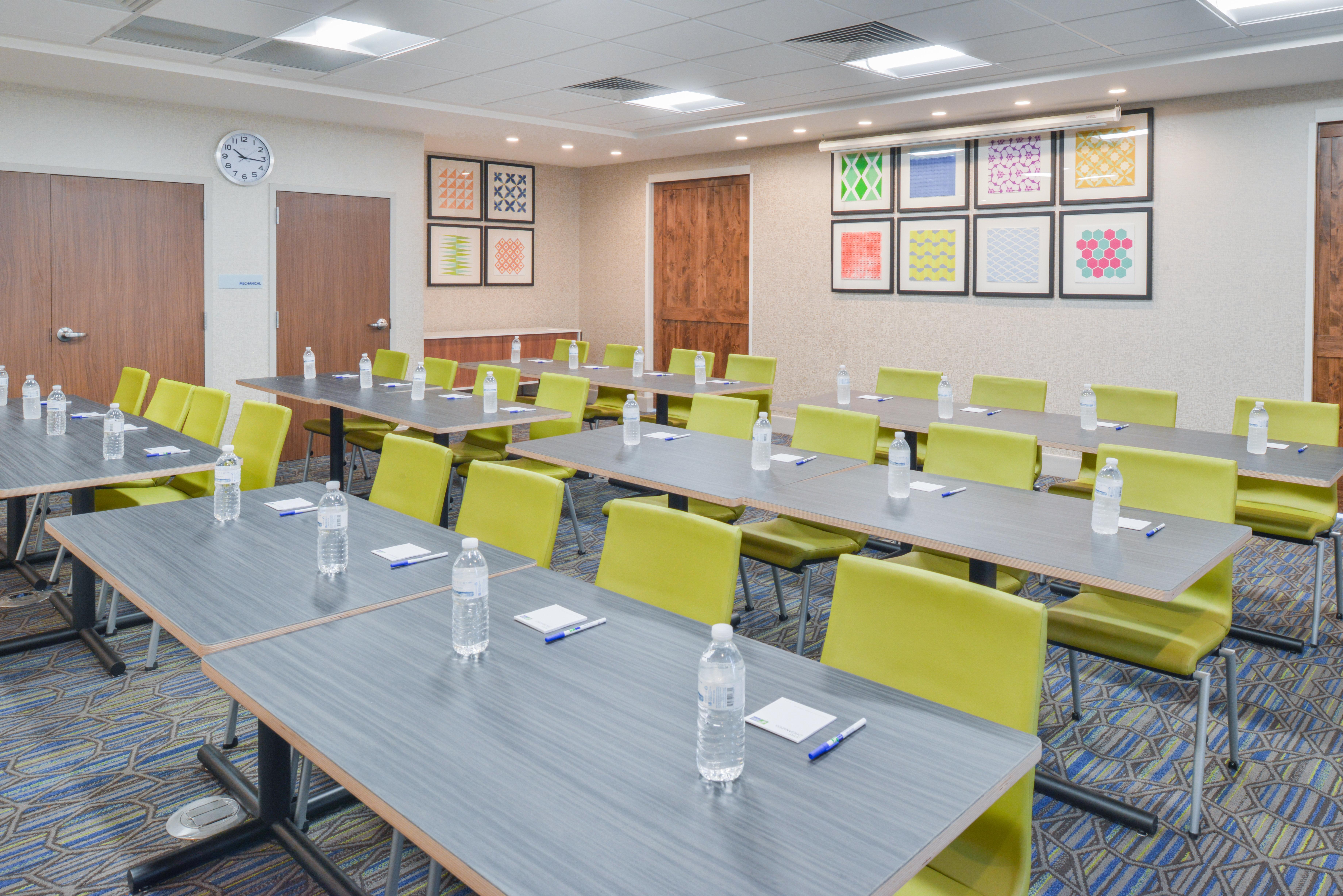Holiday Inn Express & Suites - Chadron By Ihg Luaran gambar